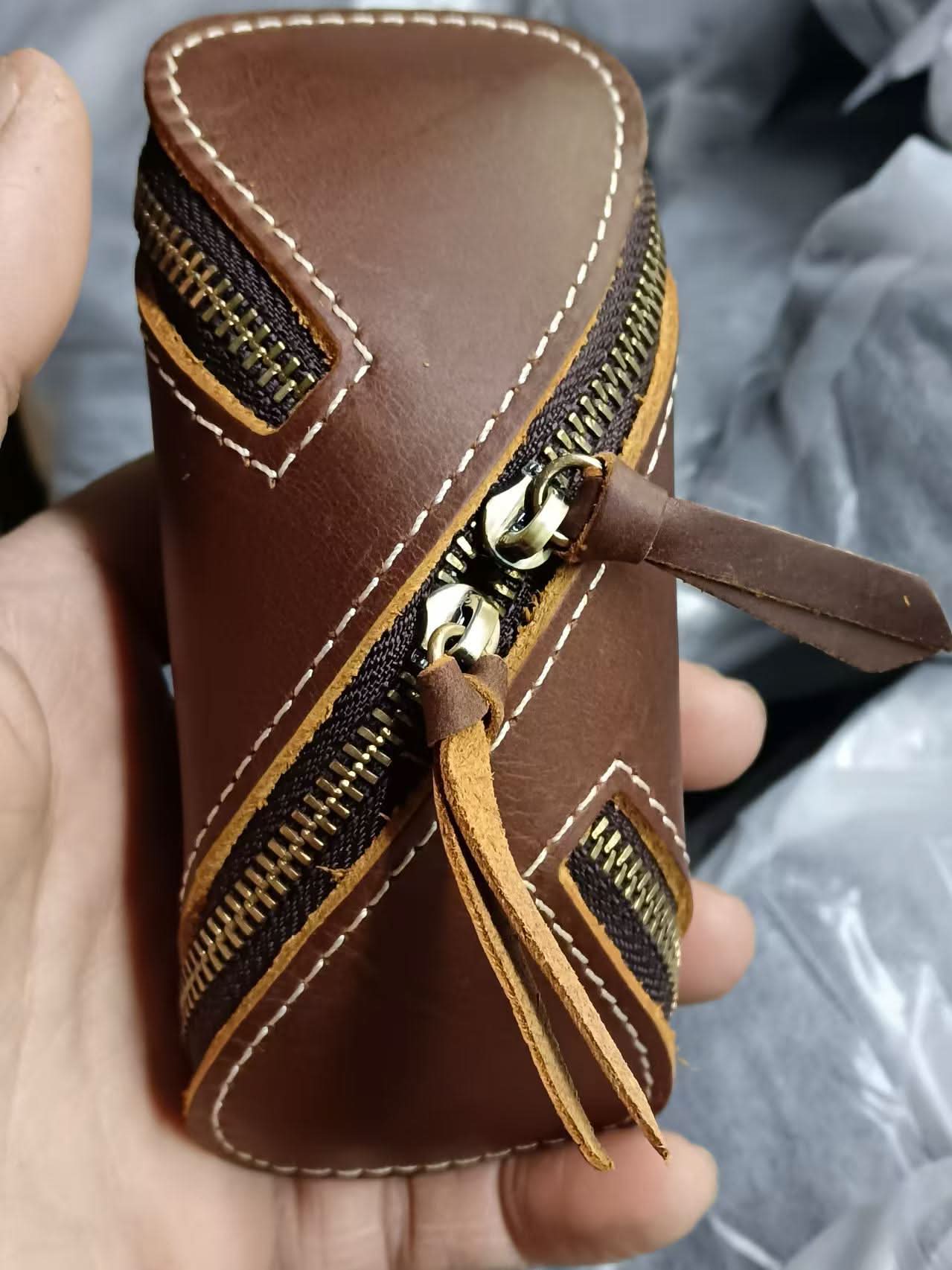 Creative Retro Crazy Horse Leather Key Bag Zipper Key Card Bag Vintage Genuine Leather Key Bag for Men and Women